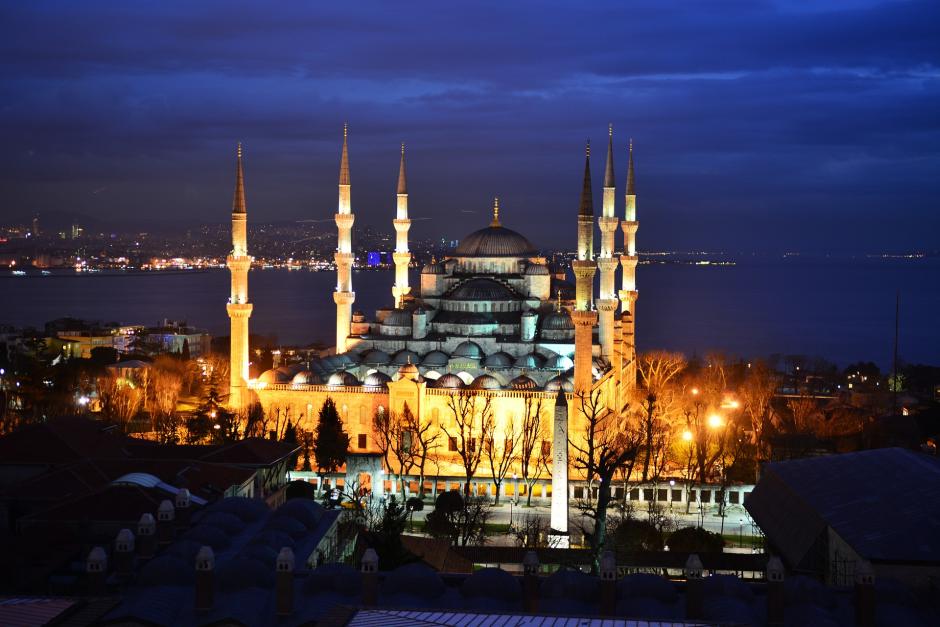 Istanbul, Blaue Moschee - Bild von vedat zorluer auf Pixabay